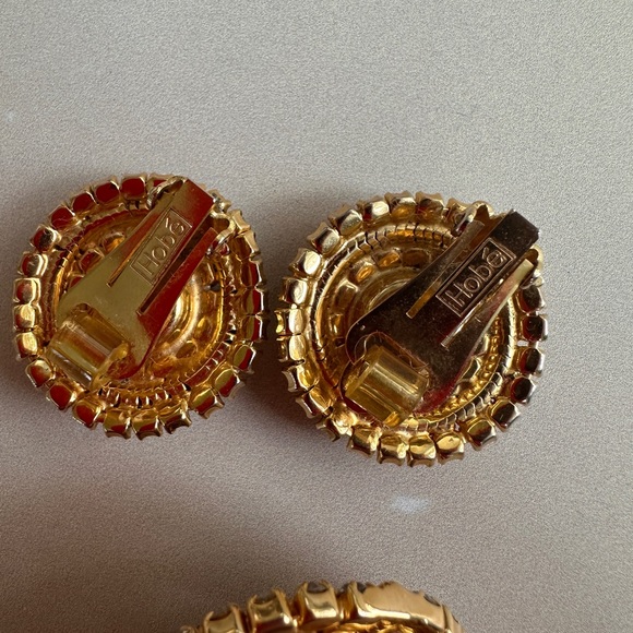 Hobe Brooch and Earrings - Picture 4 of 7